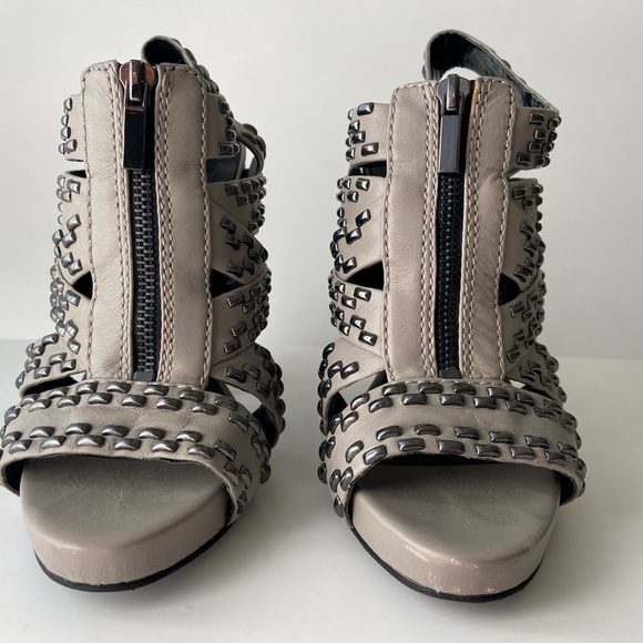 Chic modern Zara strappy and studded block heeled Sandals - Picture 9 of 11